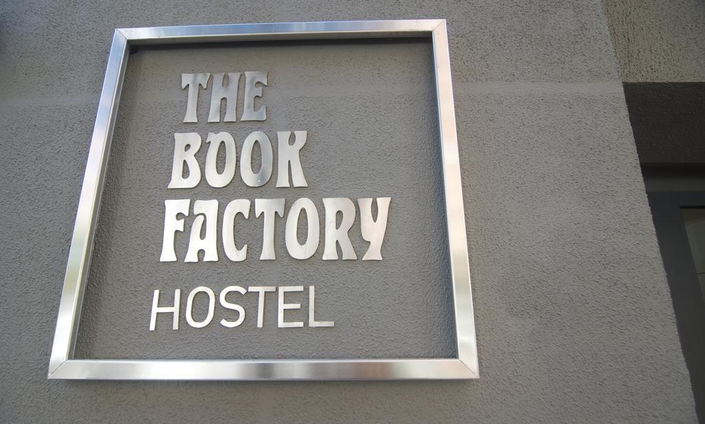 The Book Factory Hostel Вальядолид Экстерьер фото