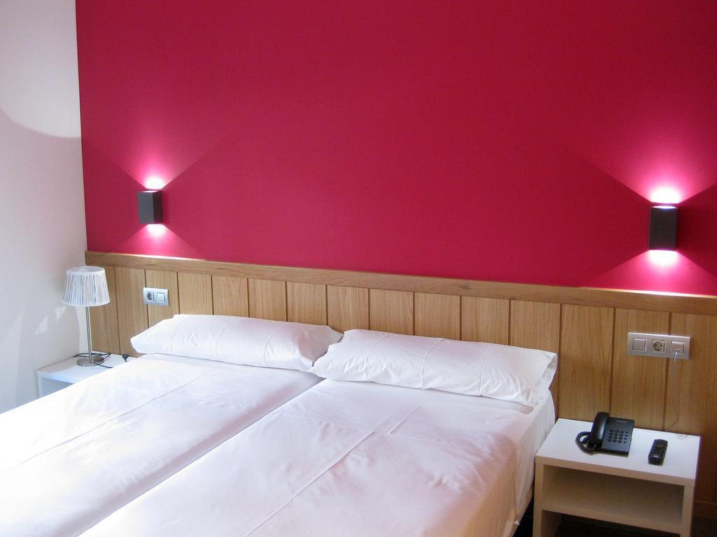 The Book Factory Hostel Вальядолид Номер фото
