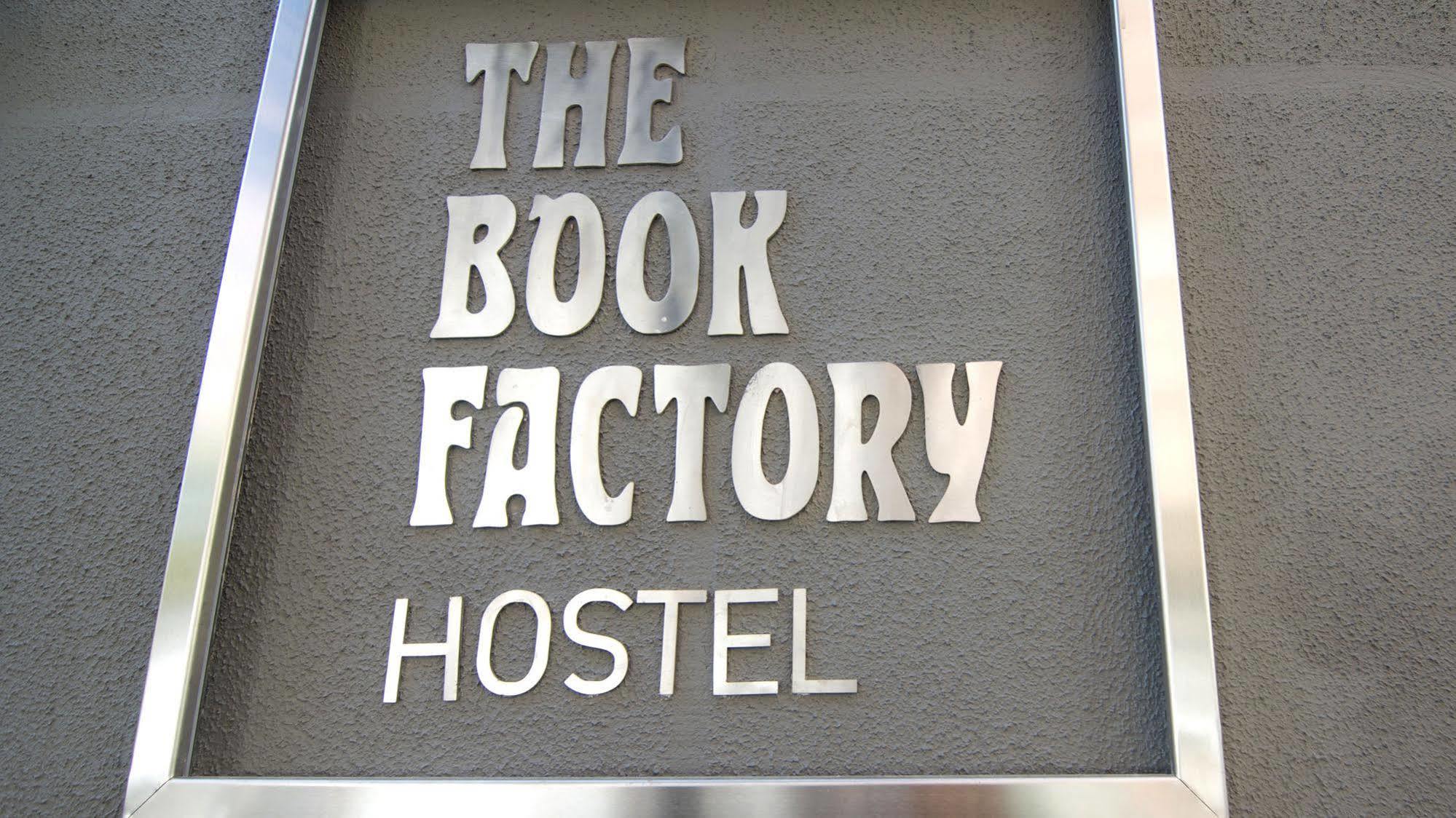The Book Factory Hostel Вальядолид Экстерьер фото